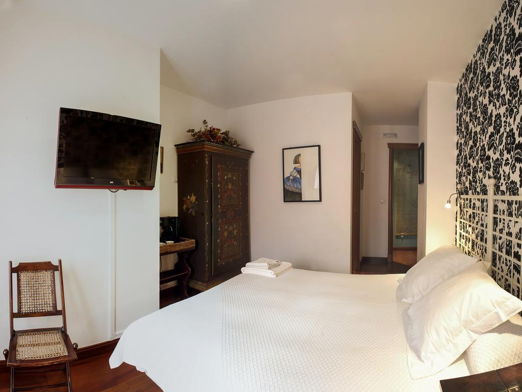 Ch Hostal Victoria Cuenca  Exterior photo