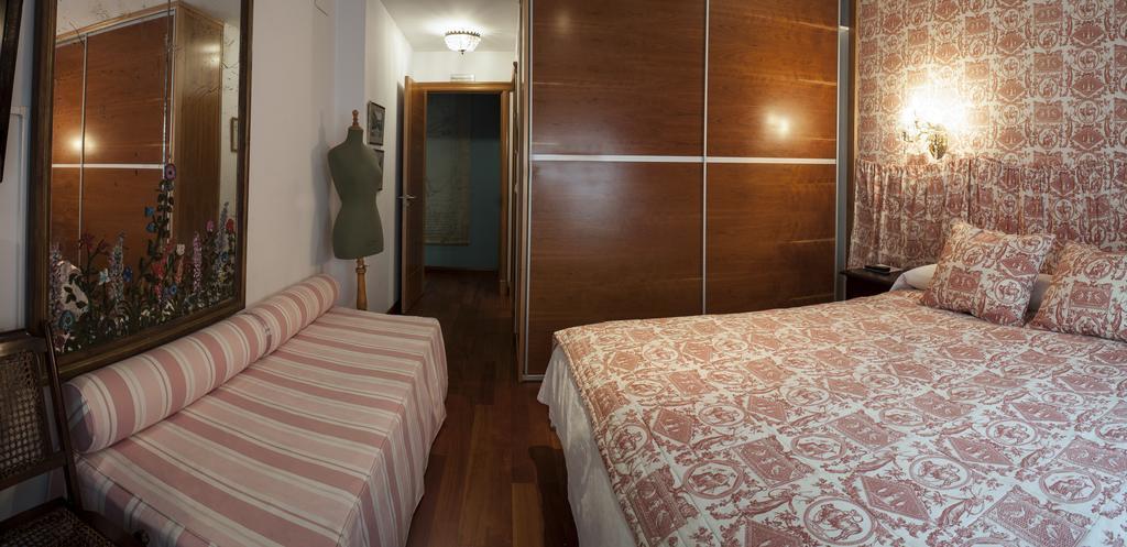 Ch Hostal Victoria Cuenca  Exterior photo